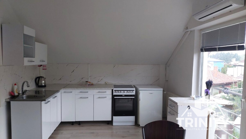 Na prenájom 2-izbový byt pri centre v Nových Zámkoch