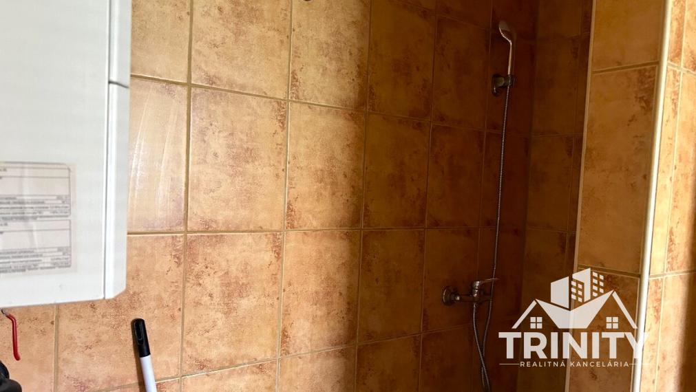 Na prenájom 2-izbový byt v centre mesta Nových Zámkov