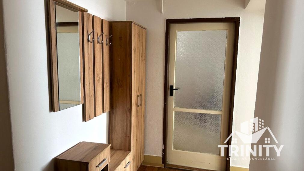 Na prenájom 2-izbový byt v centre mesta Nových Zámkov