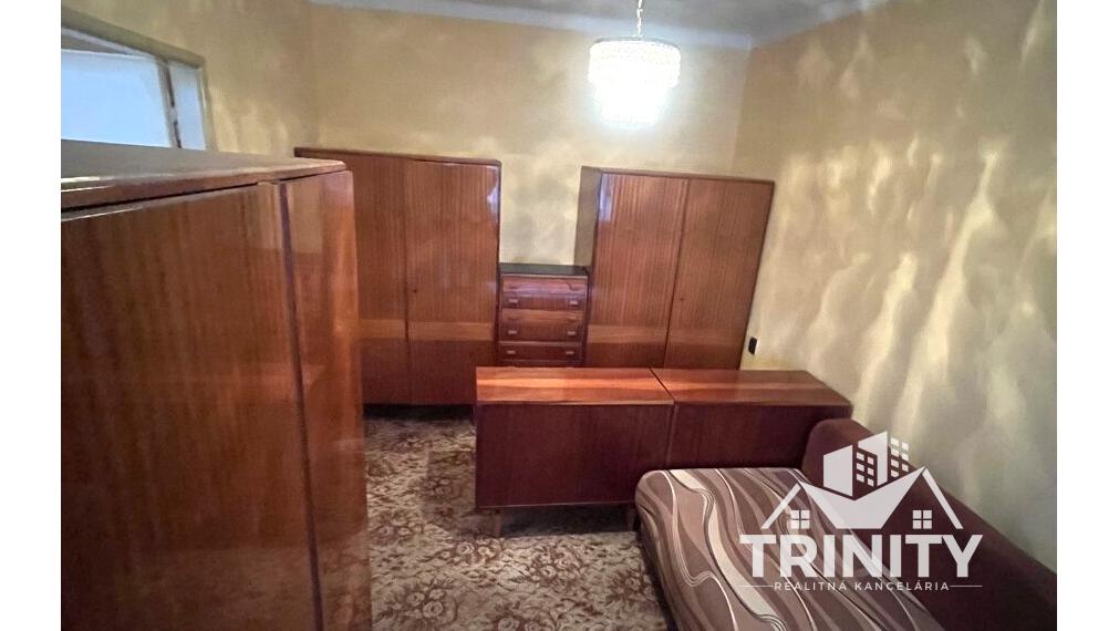 Na predaj 2-izbový tehlový byt s loggiou v centre mesta Šurany