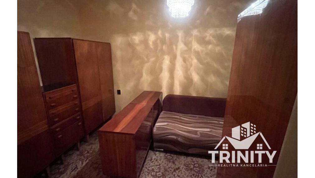 Na predaj 2-izbový tehlový byt s loggiou v centre mesta Šurany