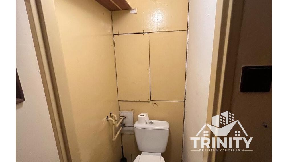 Na predaj 2-izbový tehlový byt s loggiou v centre mesta Šurany