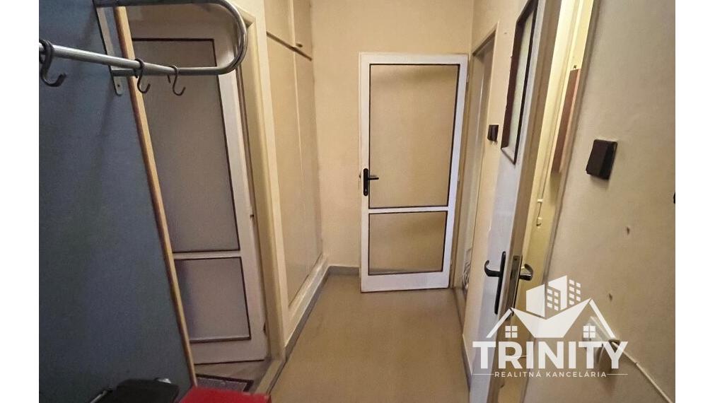 Na predaj 2-izbový tehlový byt s loggiou v centre mesta Šurany