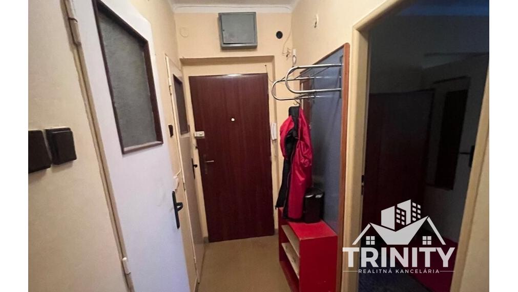 Na predaj 2-izbový tehlový byt s loggiou v centre mesta Šurany