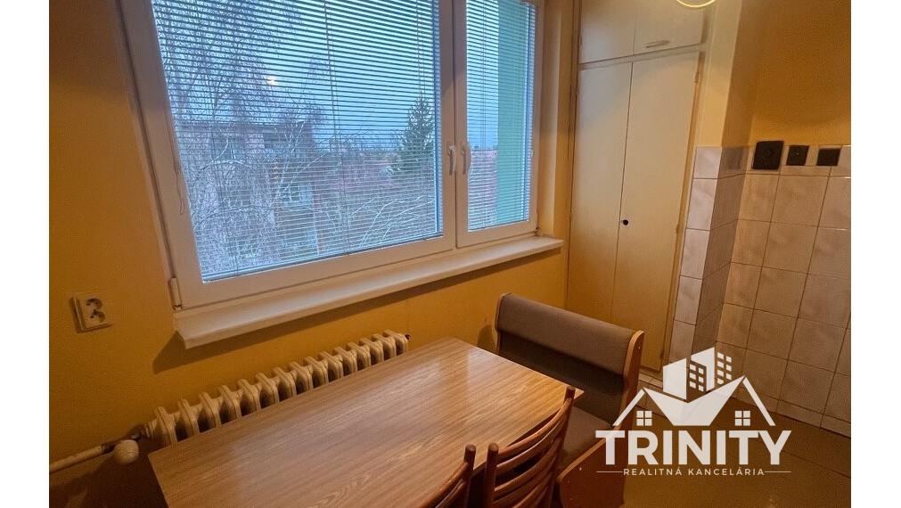 Na predaj 2-izbový tehlový byt s loggiou v centre mesta Šurany