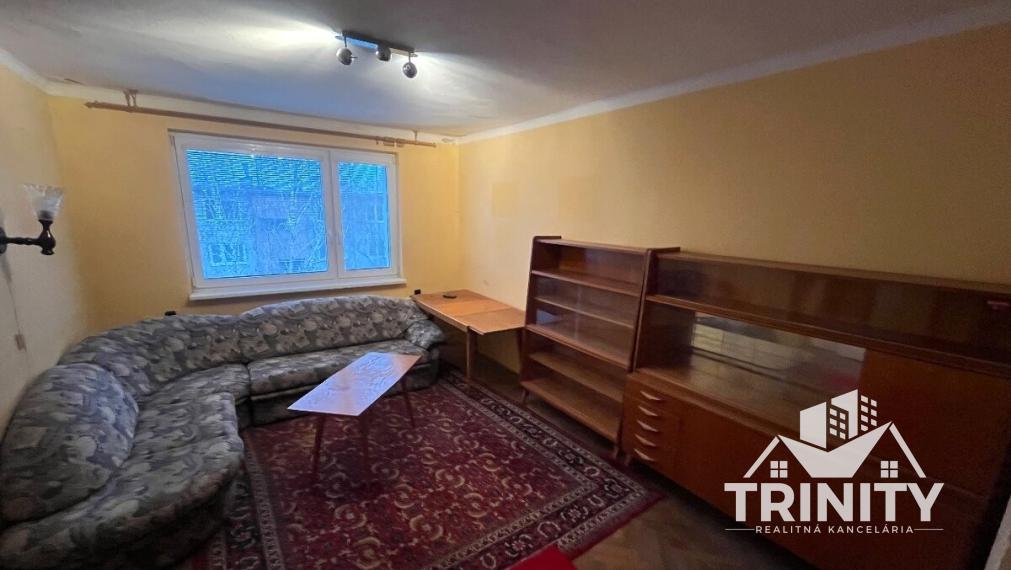 Na predaj 2-izbový tehlový byt s loggiou v centre mesta Šurany