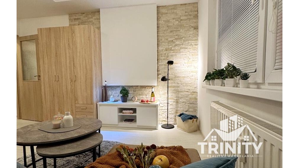 Na prenájom krásna zariadená garsónka v Nových Zamkoch