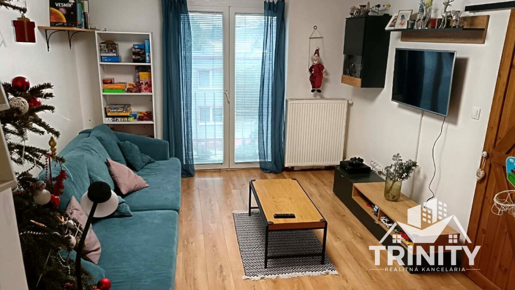 Na predaj zrekonštruovaný 2-izbový tehlový byt s balkónom v Nových Zámkoch