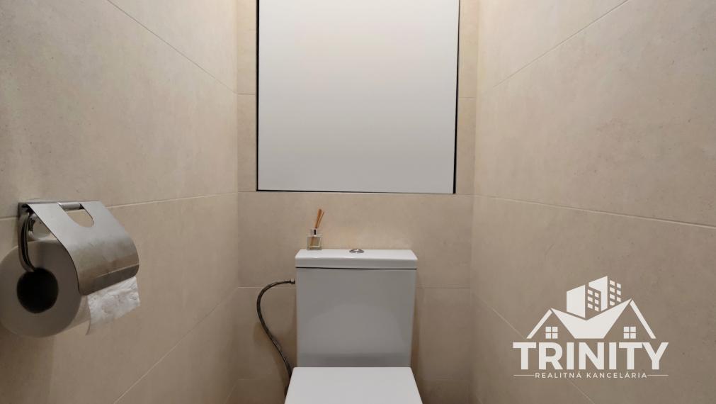 Na prenájom prerobený 3-izbový byt pri centre v Nových Zámkoch