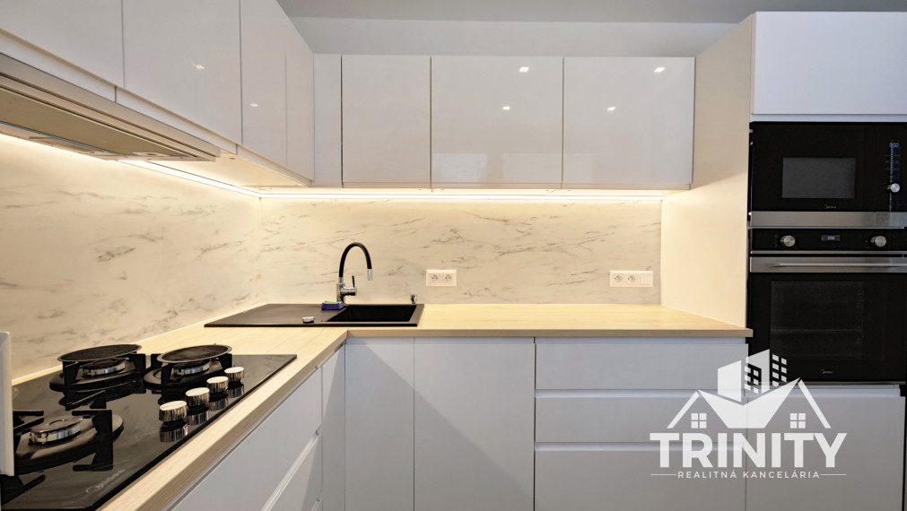 Na prenájom prerobený 3-izbový byt pri centre v Nových Zámkoch