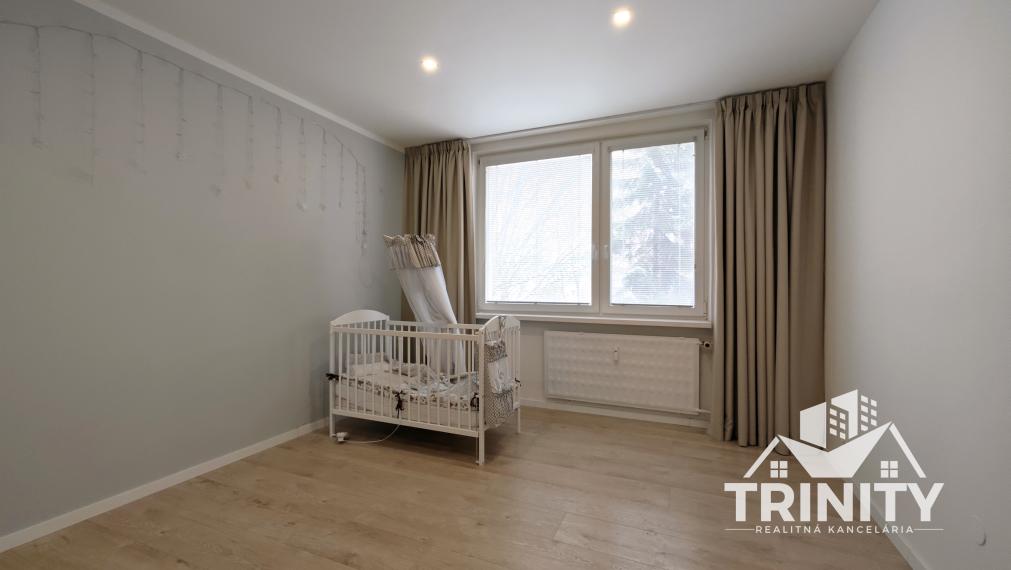 Na prenájom prerobený 3-izbový byt pri centre v Nových Zámkoch