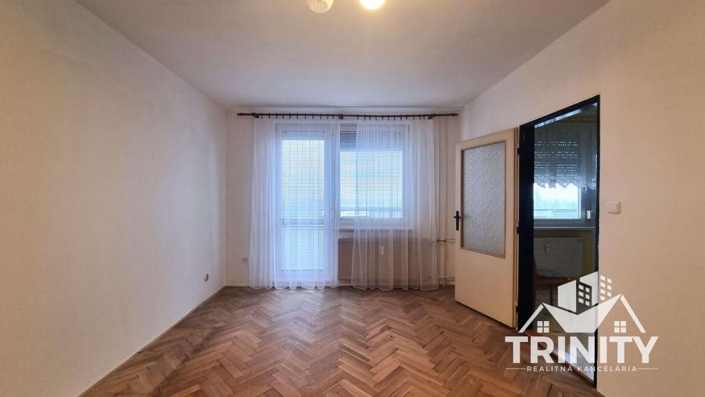 Na prenájom 4-izbový byt v s balkónom v Nových Zámkoch