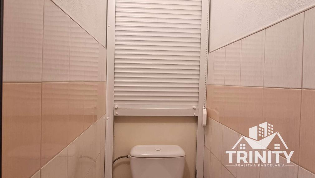 Na prenájom 4-izbový byt v s balkónom v Nových Zámkoch