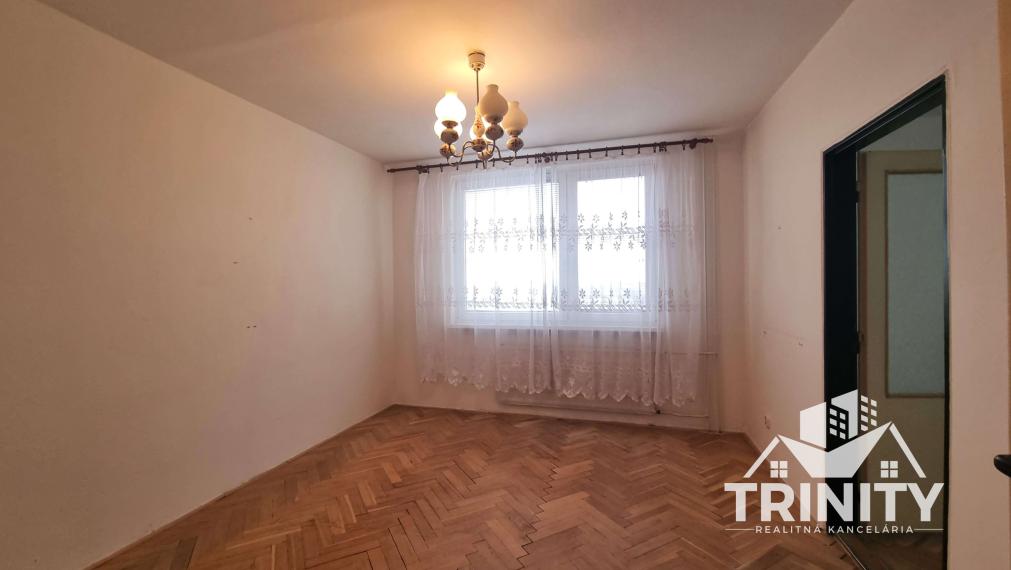 Na prenájom 4-izbový byt v s balkónom v Nových Zámkoch