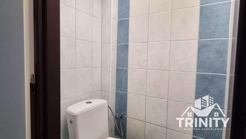 Na  prenájom zariadený 3-izbový byt s balkónom v meste v Nové Zámky