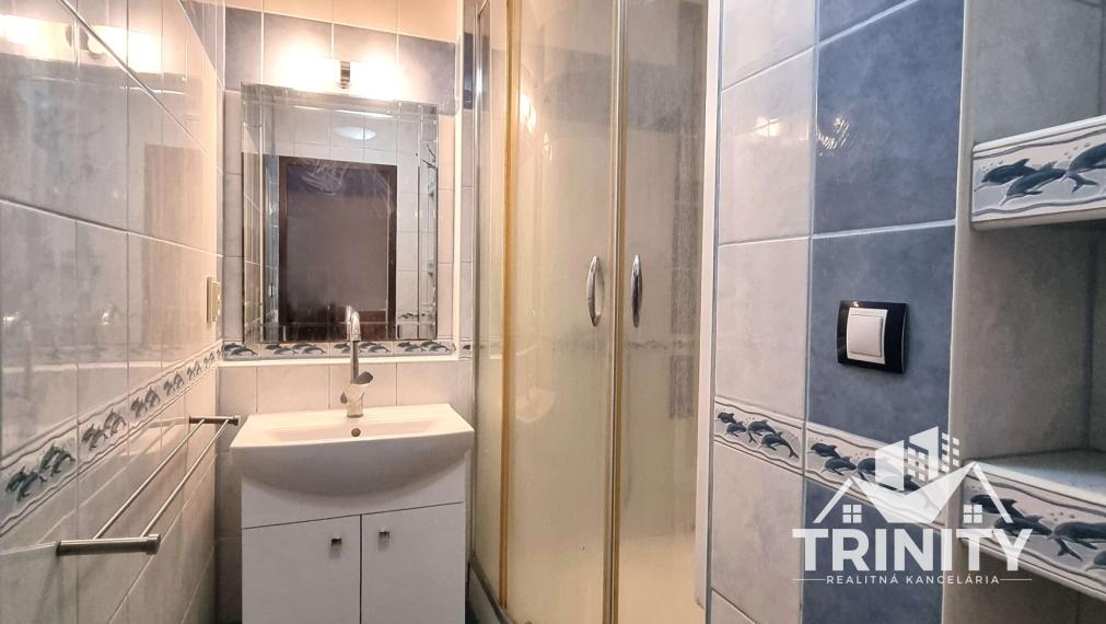 Na  prenájom zariadený 3-izbový byt s balkónom v meste v Nové Zámky