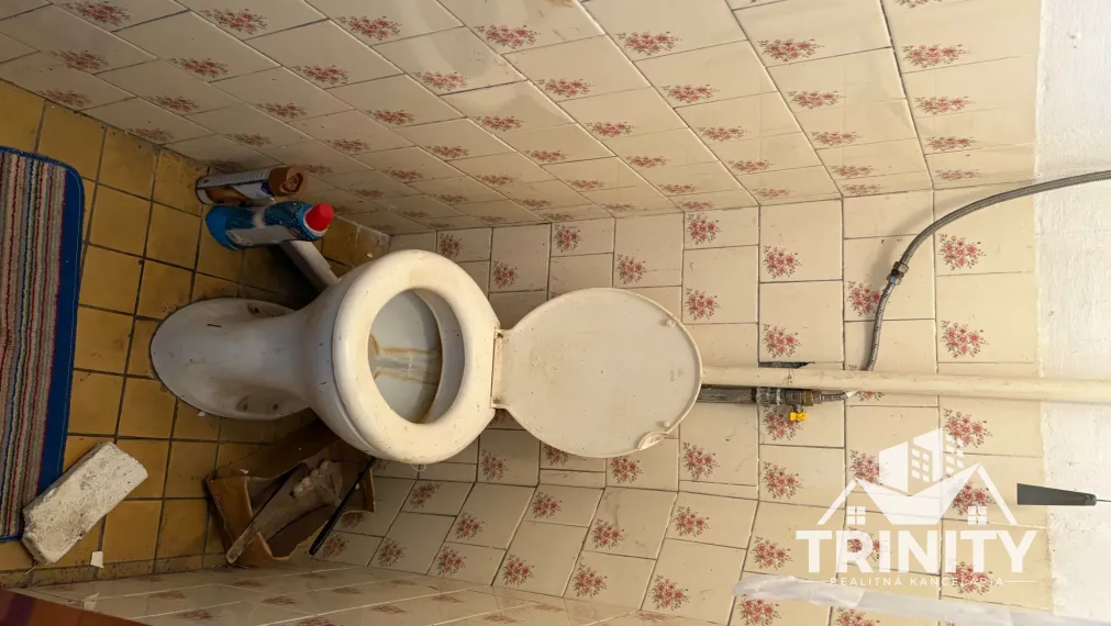 Na predaj 4-izbový rodinný dom v obci Dvory nad Žitavou