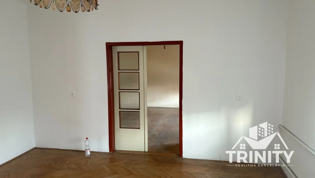 Na predaj 4-izbový rodinný dom v obci Dvory nad Žitavou