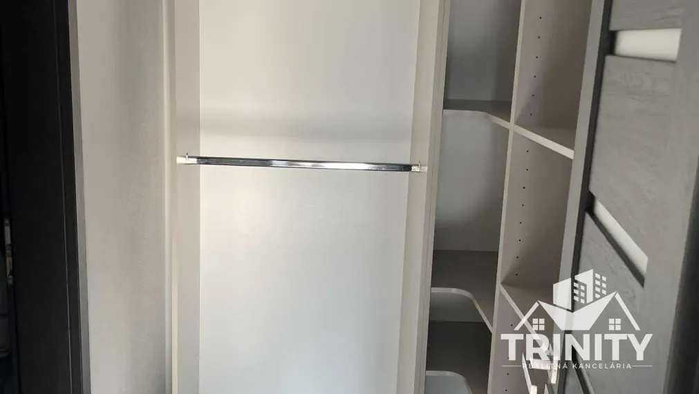 Na prenájom luxusný a zariadený 3-izbový byt v Nových Zámkoch