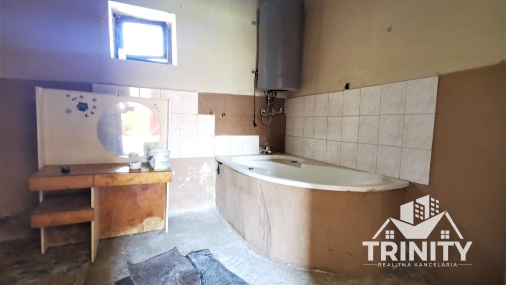 Na predaj rodinný dom v pôvodnom stave v obci Radava