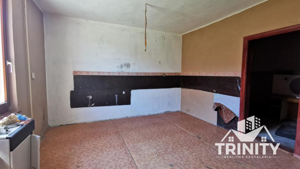 Na predaj rodinný dom v pôvodnom stave v obci Radava