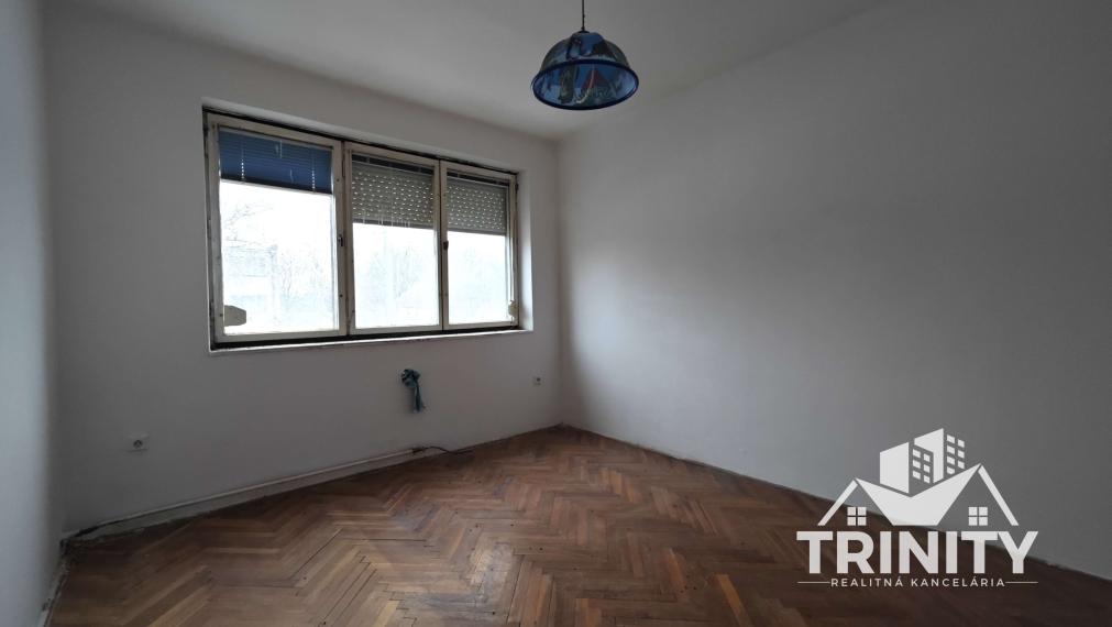 EXKLUZÍVNE - Na predaj 3-izbový byt Mikulášov dvor - obec Dubník