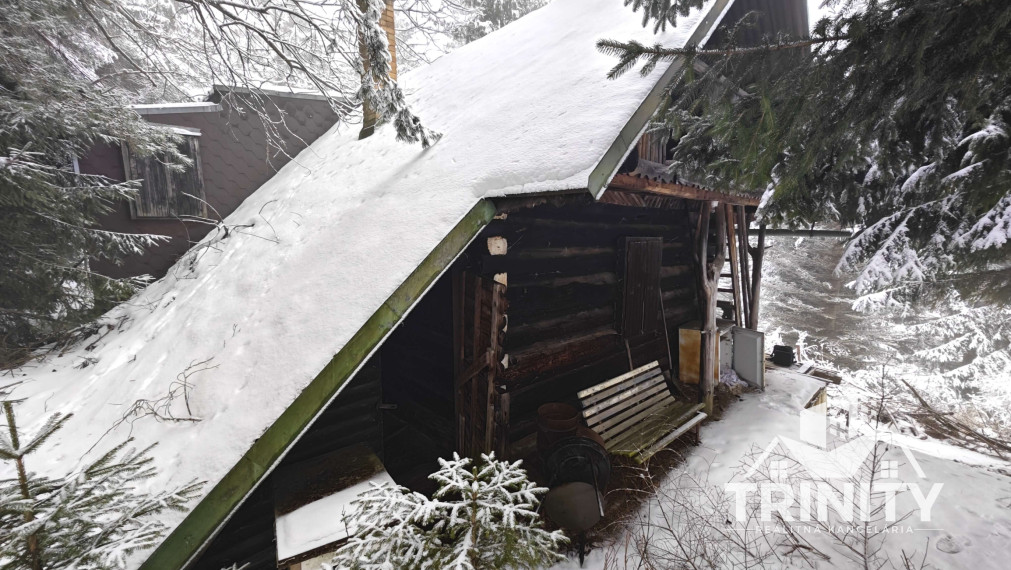 EXKLUZÍVNE - Na predaj zachovalá rekreačná chata na Donovaloch