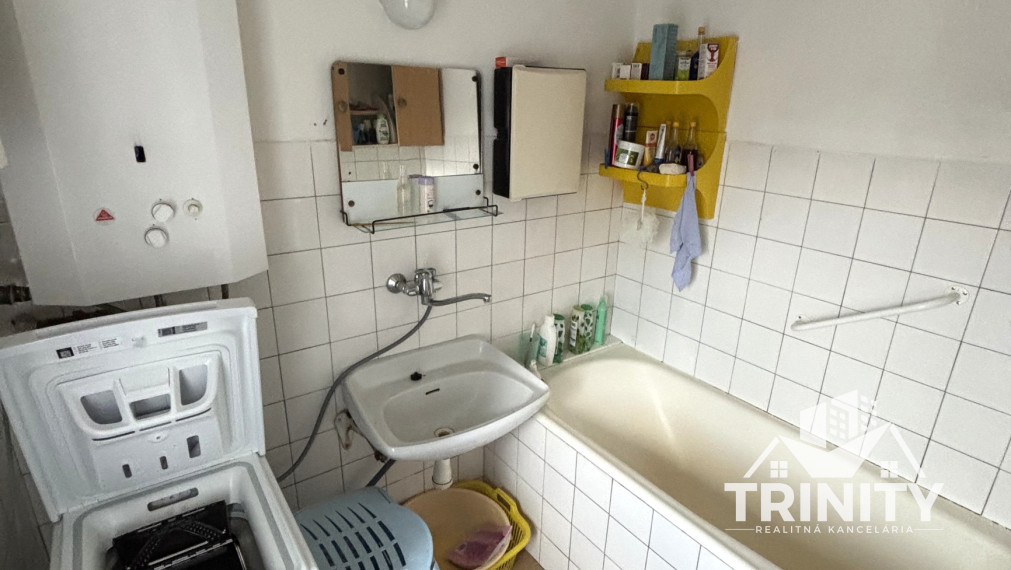 EXKLUZÍVNE - Na predaj 3-izbový byt s balkónom v obci Tvrdošovce