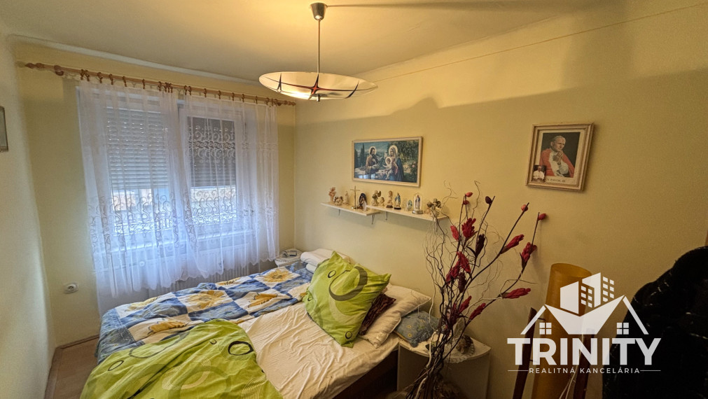 EXKLUZÍVNE - Na predaj 3-izbový byt s balkónom v obci Tvrdošovce