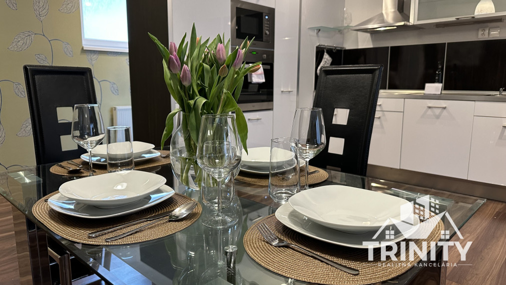 Na prenájom krásny 3-izbový byt v centre mesta Nových Zámkov