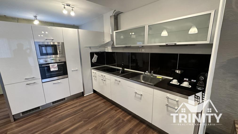 Na prenájom krásny 3-izbový byt v centre mesta Nových Zámkov