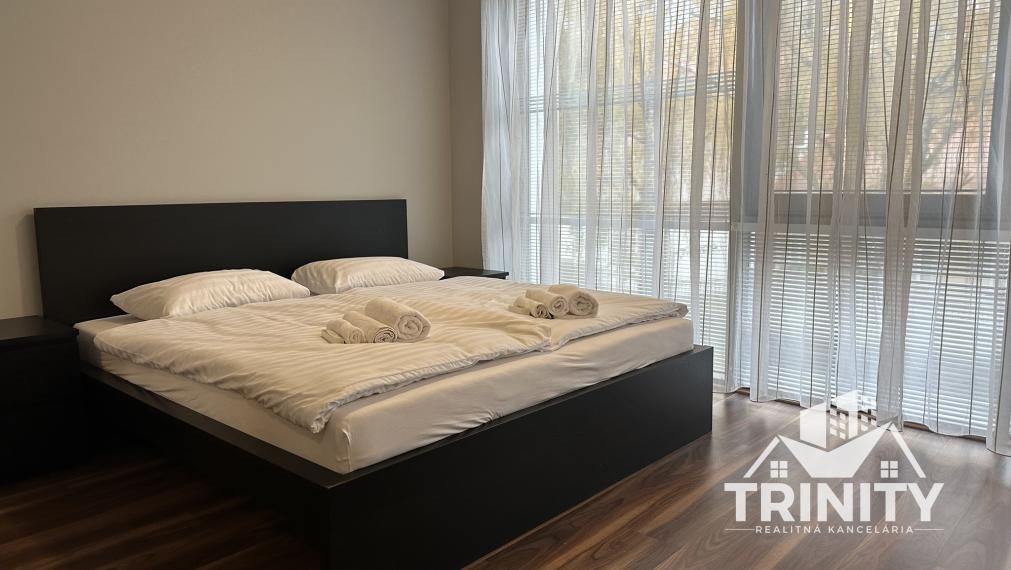 Na prenájom krásny 3-izbový byt v centre mesta Nových Zámkov