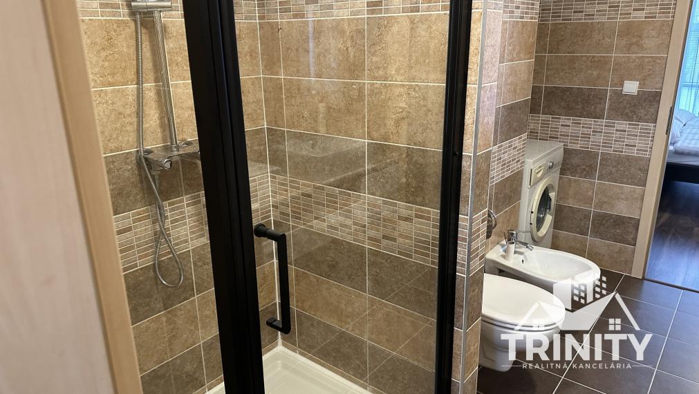 Na prenájom krásny 3-izbový byt v centre mesta Nových Zámkov