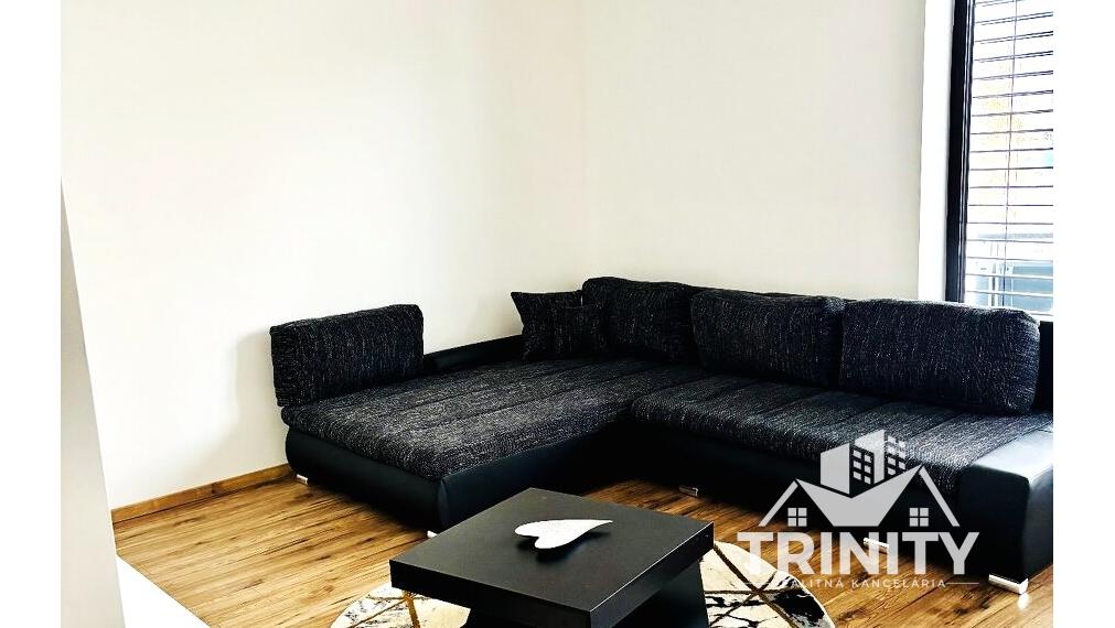 Na prenájom zariadený 3-izbový byt s loggiou v meste Nové Zámky