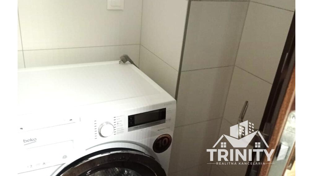 Na prenájom zariadený 3-izbový byt s loggiou v meste Nové Zámky