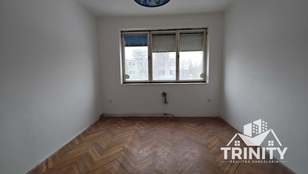 EXKLUZÍVNE - Na prenájom 3-izbový byt Mikulášov dvor - obec Dubník