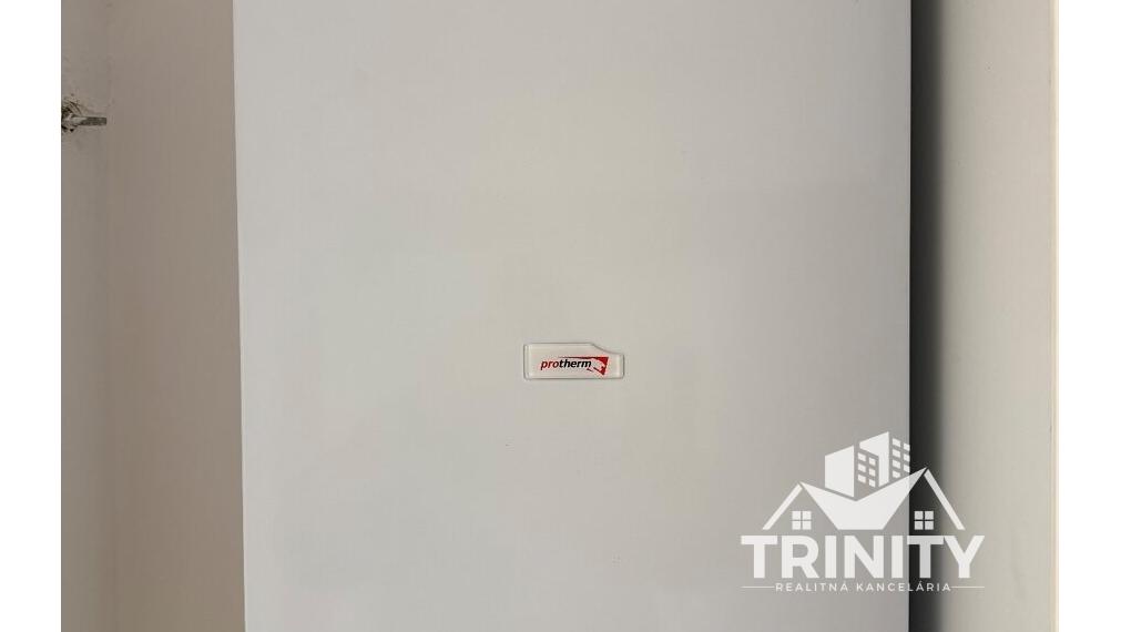 Na prenájom 2-izbový prerobený a zar. byt v Nových Zámkoch