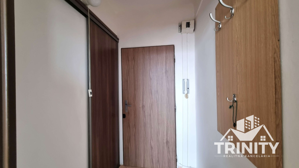 Na prenájom kompletne zariadený 1-izbový byt v meste Nové Zámky