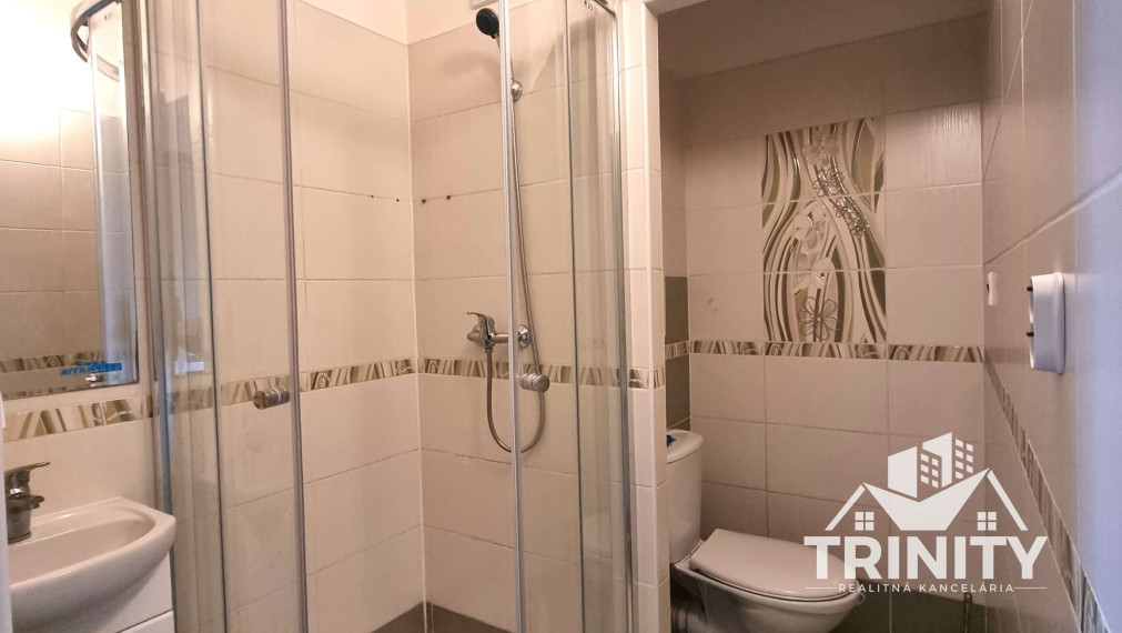 Na prenájom kompletne zariadený 1-izbový byt v meste Nové Zámky