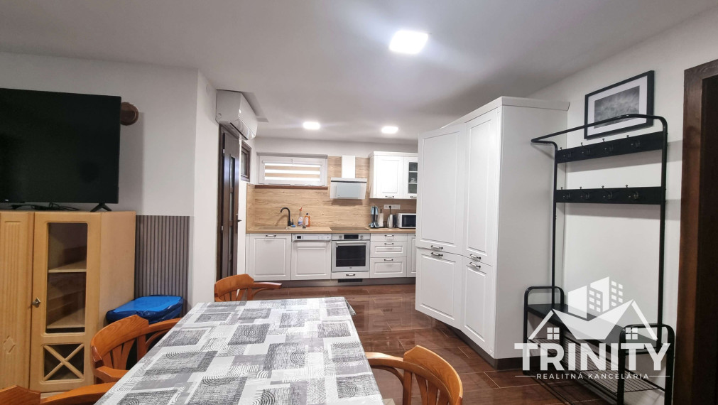 Na prenájom krásny 3-izbový byt s dvoma balkónmi v obci Kolta.