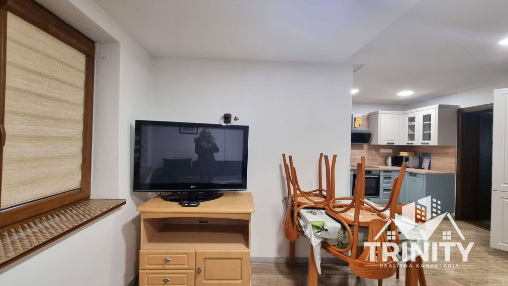 Na prenájom krásný 3-izbový byt s balkónom v obci Kolta