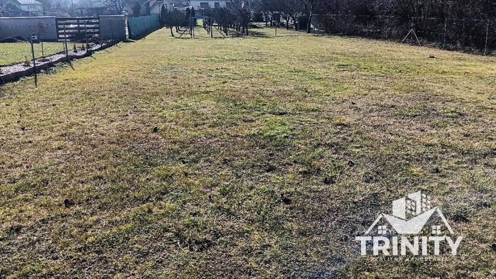 Na predaj stavebný pozemok v Šuranoch- Kostolný Sek