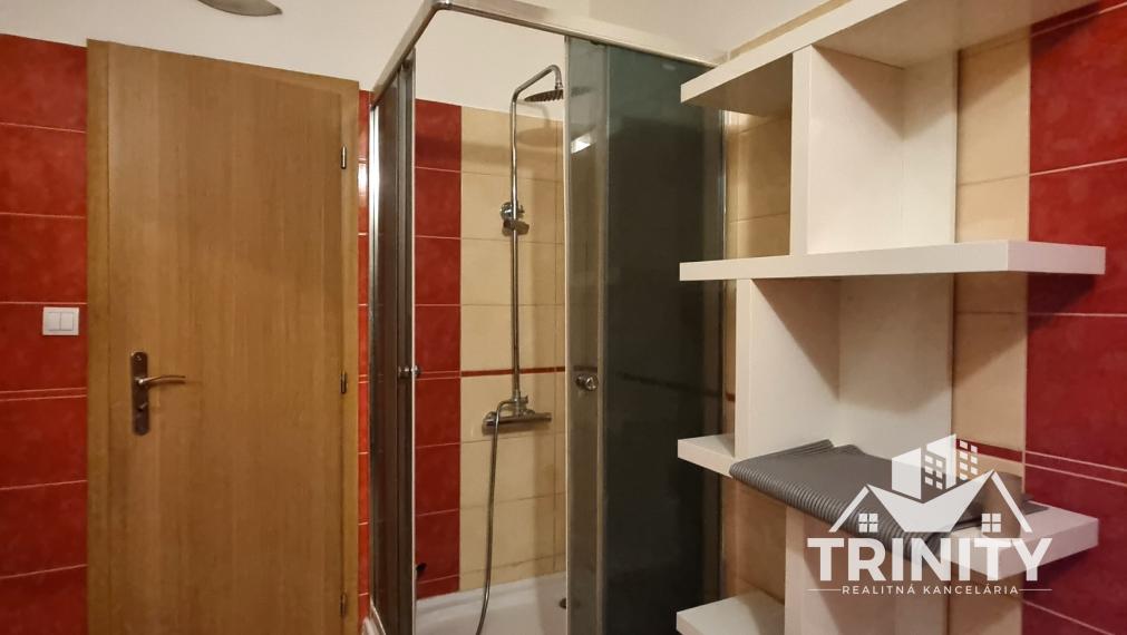 Na prenájom kompletne zariadený 2-izbový byt v meste Nové Zámky