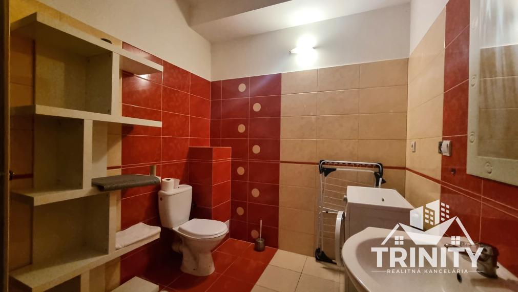 Na prenájom kompletne zariadený 2-izbový byt v meste Nové Zámky