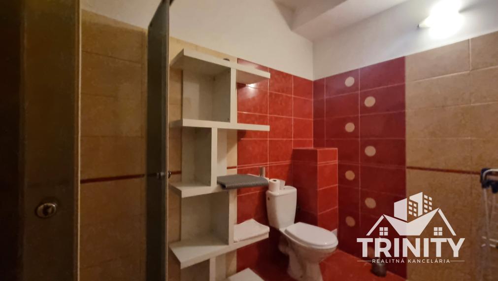 Na prenájom kompletne zariadený 2-izbový byt v meste Nové Zámky