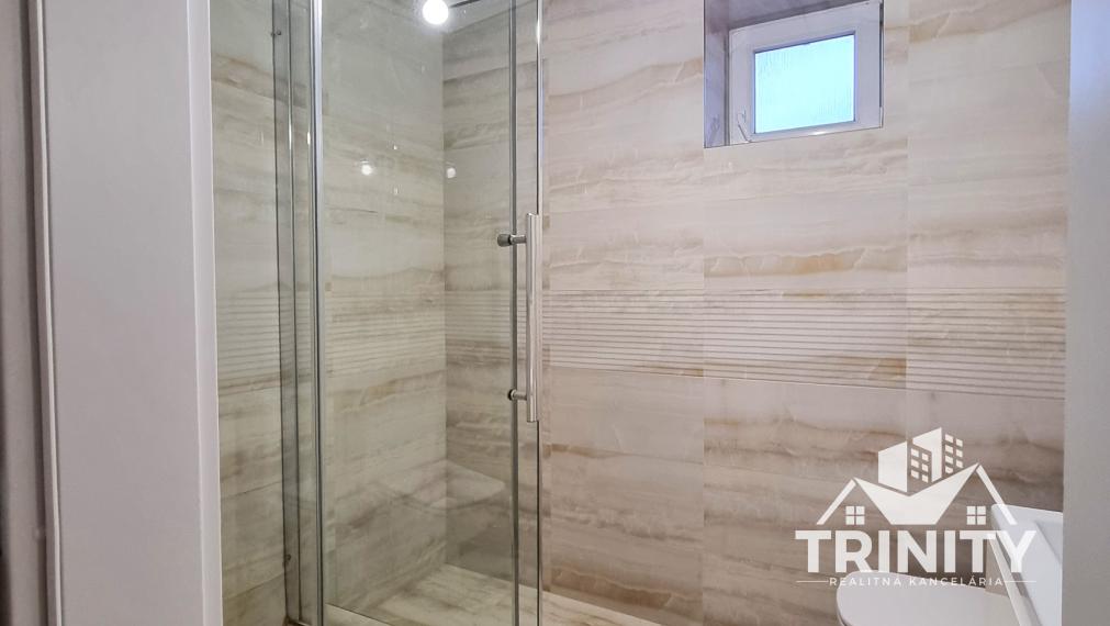 Na prenájom zariadený 4-izbový byt s terasou v meste Šurany