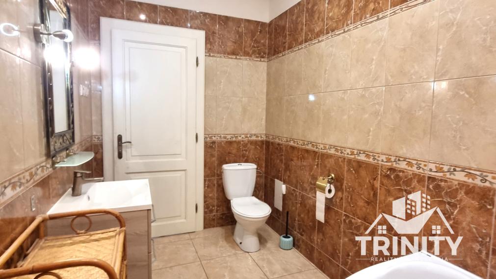 Na prenájom zariadený 4-izbový byt s terasou v meste Šurany