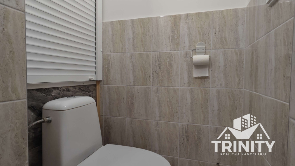 EXKLUZÍVNE - Na prenájom prerobená garsónka v Nových Zámkoch