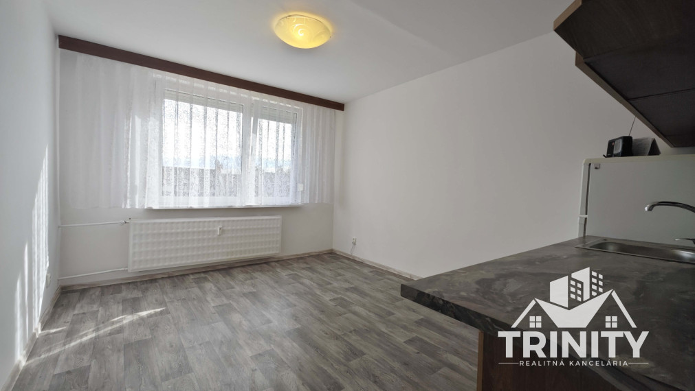 EXKLUZÍVNE - Na prenájom prerobená garsónka v Nových Zámkoch