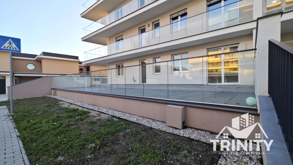 Na prenájom krásny 3-izbový byt s terasou v Nových Zámkoch